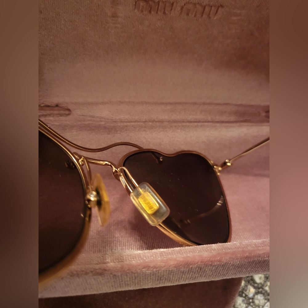 🎀Miu Miu MU55R 7OE GOLD HEART BUTTERFLY Authentic Sunglasses 🎀 Oversized 🎀 - Picture 6 of 6